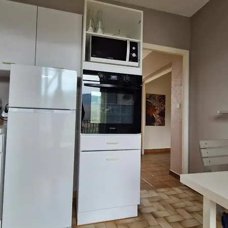 Sam Dans Maison Partagee Au Bord Du Rhone Bed & Breakfast Sablons (Drome)
